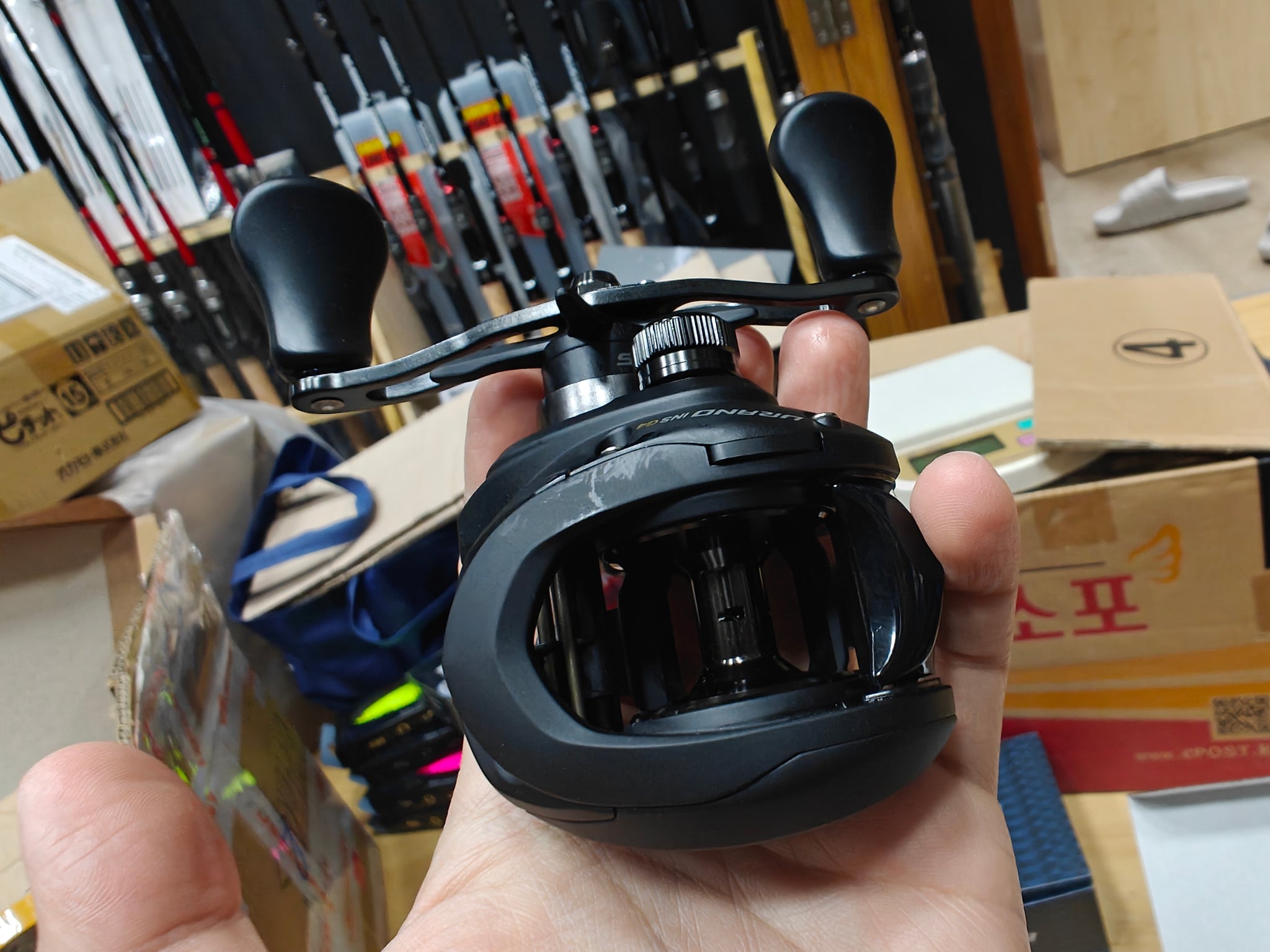 doyo fishing reels Diwa Spinning 8000 10000 14000 Series Spool Freshwater Saltwater Big-Game Surf Fishing 12+1 Stainless BB 70 LBS Max Drag Carbon Fiber Ultra Smooth Powerful Oversize Gear (8000) : Sports & Outdoors Ocean Beach Fishing Doyo Reels  REDTACKLE